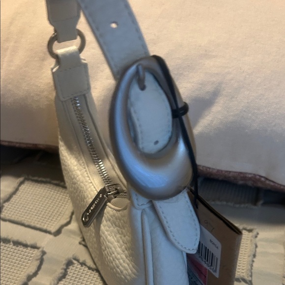 Mario Valentino Off White Shoulder Bag - Picture 5 of 11